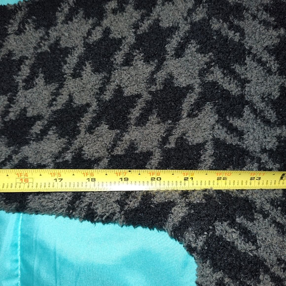 SKIMS Knit Hoodie - Picture 11 of 13